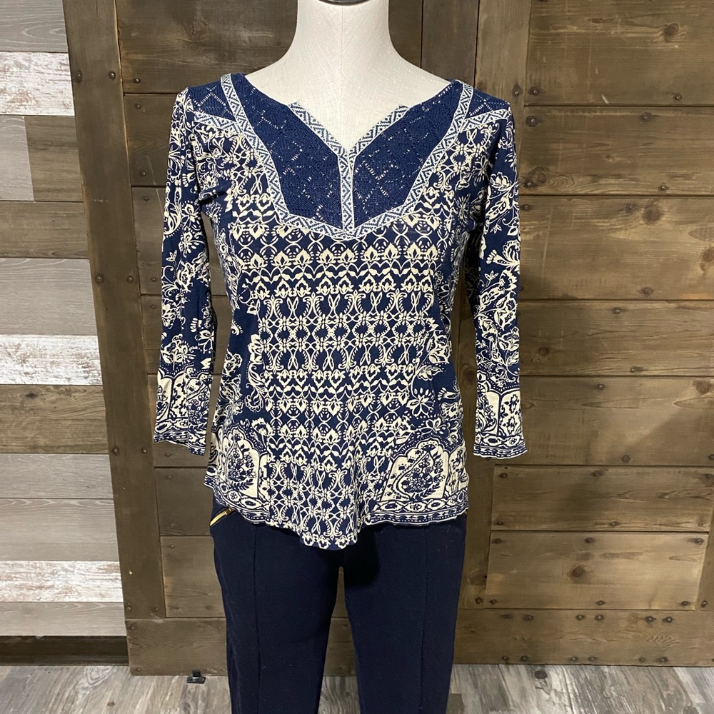 Size M quarter sleeve top